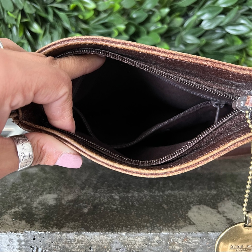 Nine West | Vintage 90s | Brown Leather Crossbody Bag - Picture 8 of 11